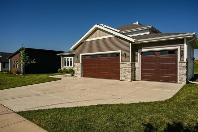 2009 Paris Lane, Cottage Grove, WI 53527