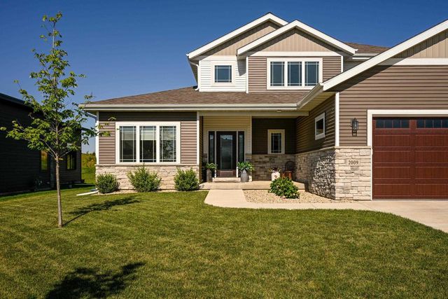 2009 Paris Lane, Cottage Grove, WI 53527