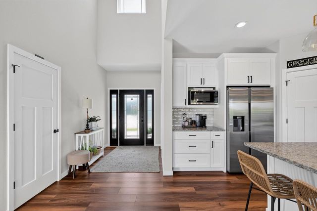 2009 Paris Lane, Cottage Grove, WI 53527