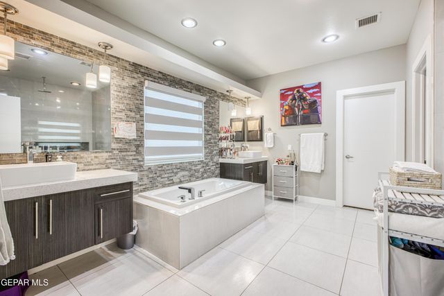 1259 DESERT MIRAGE Place, El Paso, TX 79912