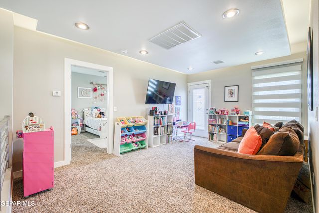 1259 DESERT MIRAGE Place, El Paso, TX 79912