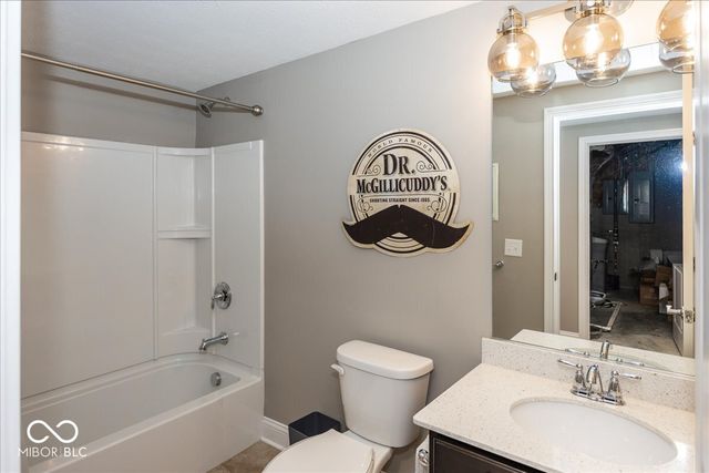 9976 Win Star Way, Fishers, IN 46040