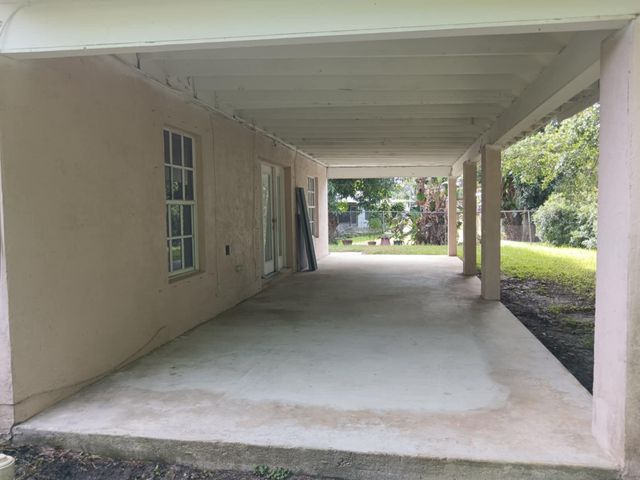 1704 Boardman Avenue, Mangonia Park, FL 33407