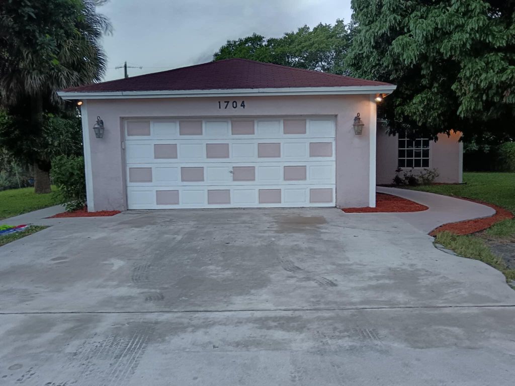 1704 Boardman Avenue, Mangonia Park, FL 33407