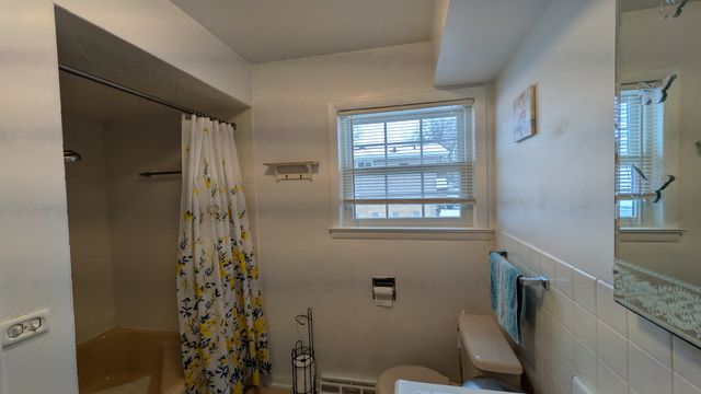 232 Kilpatrick Avenue, Wilmette, IL 60091