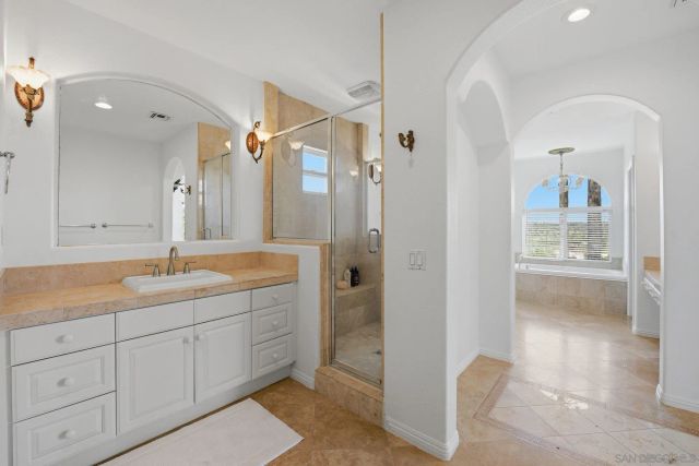 2914 Carrillo Way, Carlsbad, CA 92009