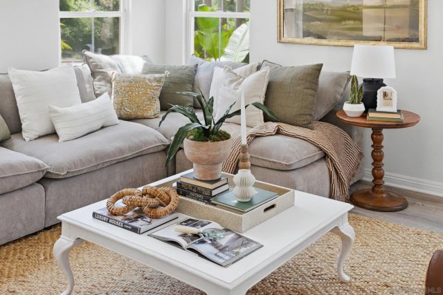 2914 Carrillo Way, Carlsbad, CA 92009