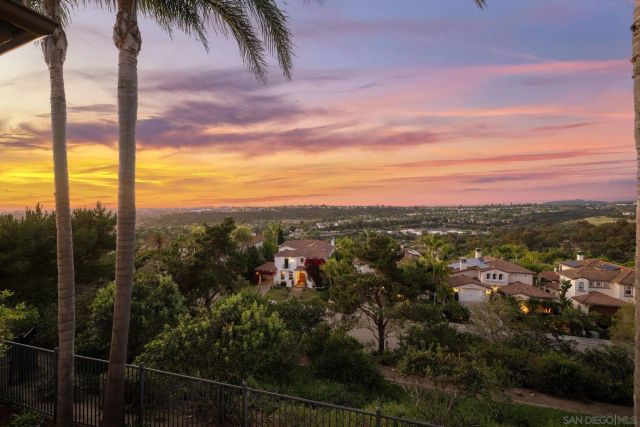 2914 Carrillo Way, Carlsbad, CA 92009