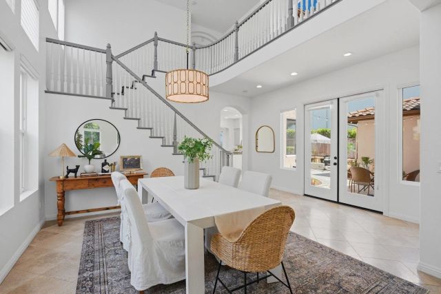 2914 Carrillo Way, Carlsbad, CA 92009