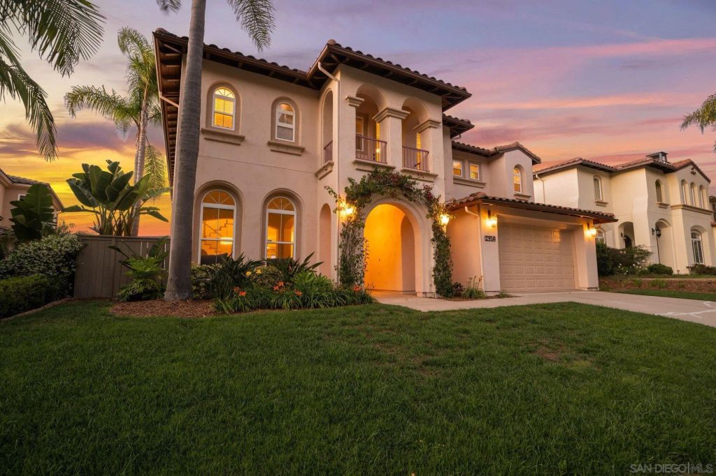 2914 Carrillo Way, Carlsbad, CA 92009