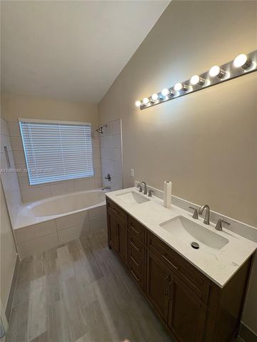 751 Sand Creek Circle ., Weston, FL 33327
