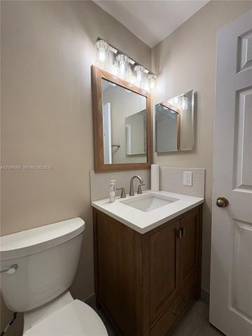 751 Sand Creek Circle ., Weston, FL 33327