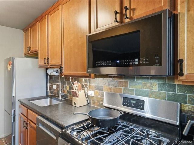 2100 N Franklin St 21, Denver, CO 80205