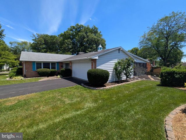 4406 ROYAL OAK RD, Camp Hill, PA 17011