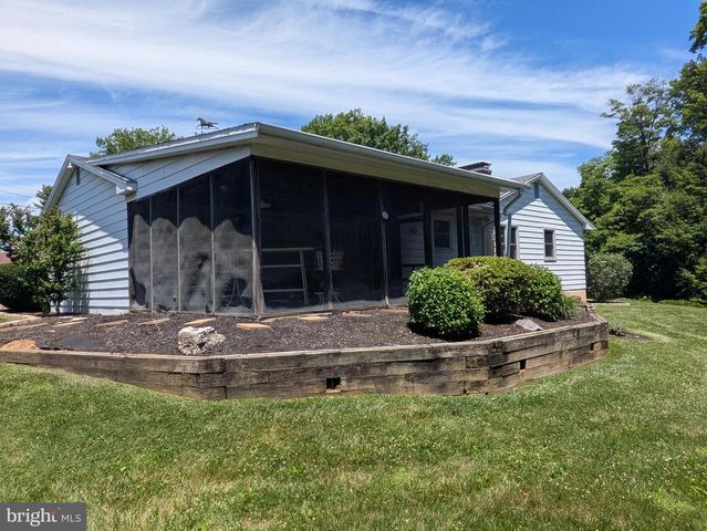 4406 ROYAL OAK RD, Camp Hill, PA 17011