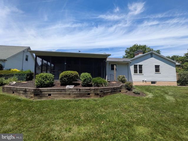 4406 ROYAL OAK RD, Camp Hill, PA 17011