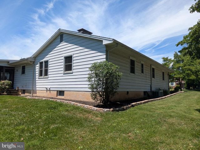 4406 ROYAL OAK RD, Camp Hill, PA 17011