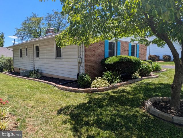 4406 ROYAL OAK RD, Camp Hill, PA 17011