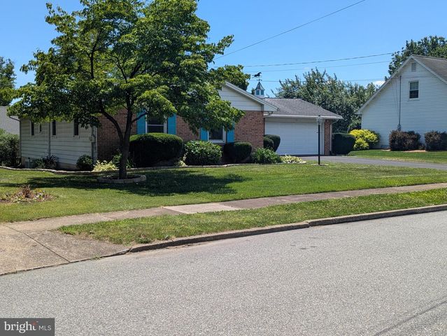 4406 ROYAL OAK RD, Camp Hill, PA 17011