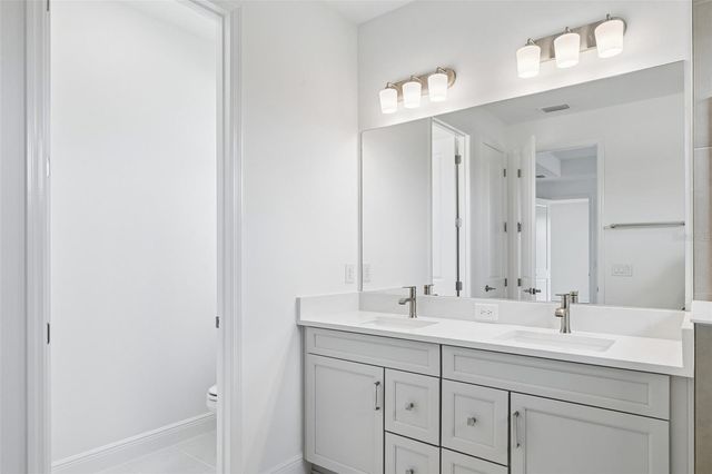 9669 CRYSTAL ISLES CIRCLE, Sarasota, FL 34241