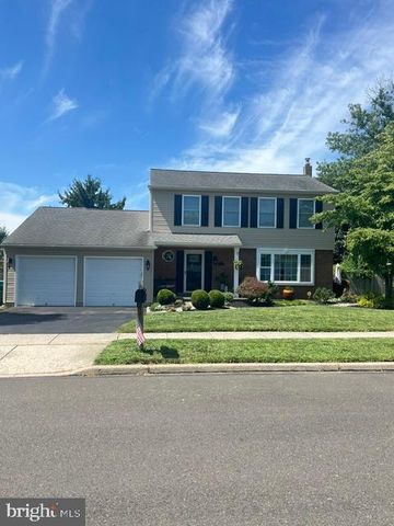 126 HAMPTON DR, Langhorne, PA 19047