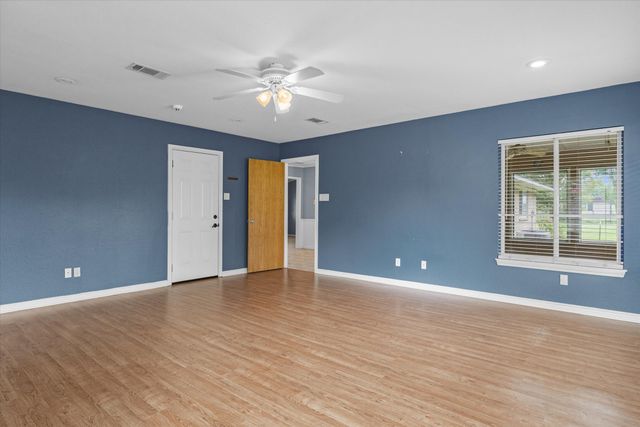 111 Vz County Road 4122, Canton, TX 75103