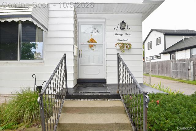 2400 Oxford Road, Berkley, MI 48072