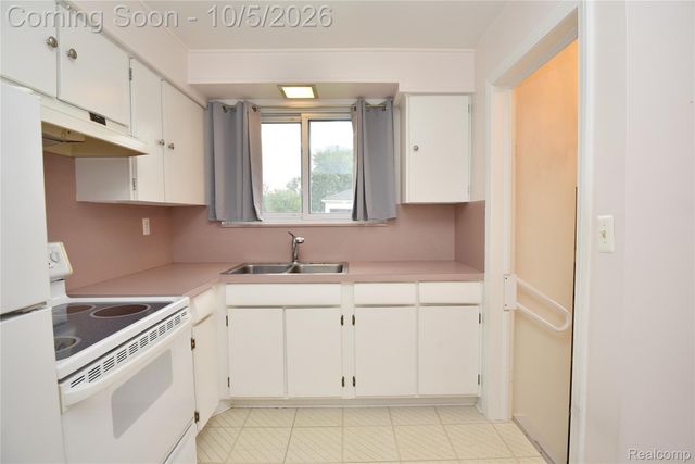 2400 Oxford Road, Berkley, MI 48072