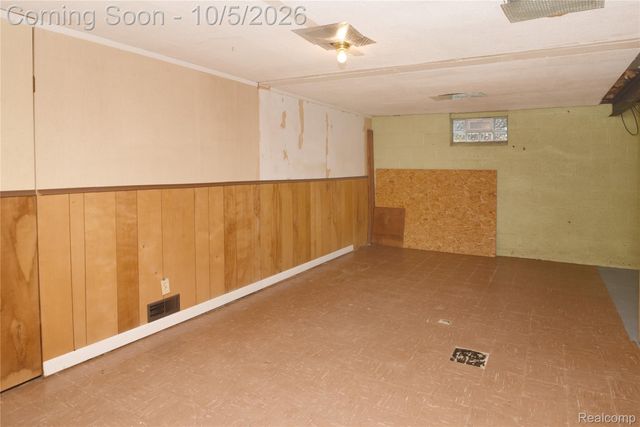 2400 Oxford Road, Berkley, MI 48072