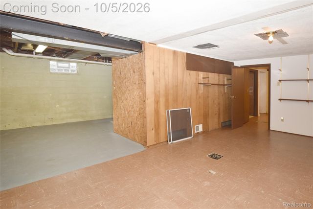 2400 Oxford Road, Berkley, MI 48072