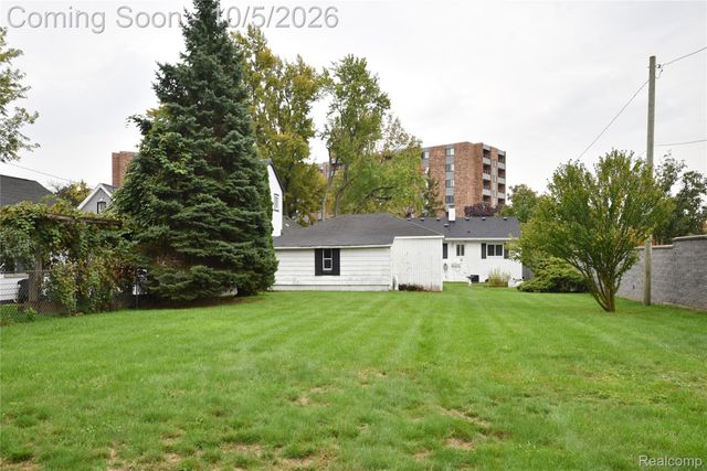 2400 Oxford Road, Berkley, MI 48072