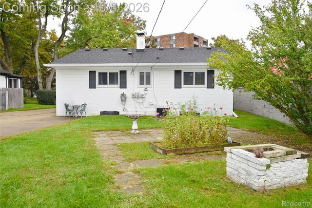 2400 Oxford Road, Berkley, MI 48072