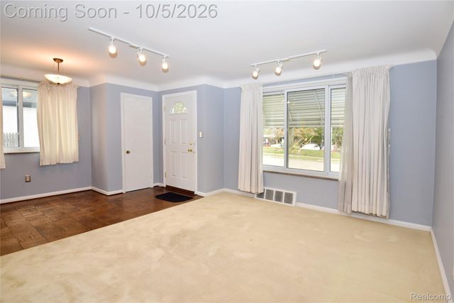 2400 Oxford Road, Berkley, MI 48072