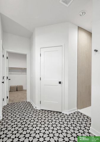 10909 N 160 Street, Bennington, NE 68007