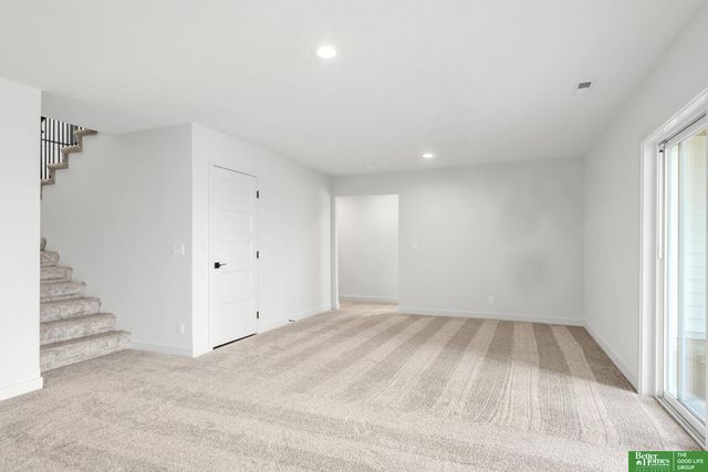 10909 N 160 Street, Bennington, NE 68007