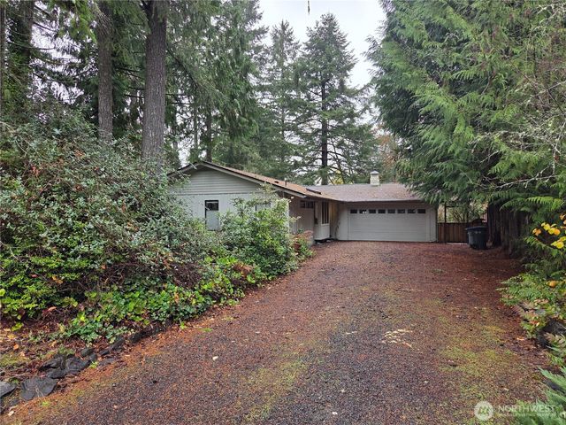 31 E Village View Drive, Allyn, WA 98588