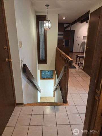 31 E Village View Drive, Allyn, WA 98588