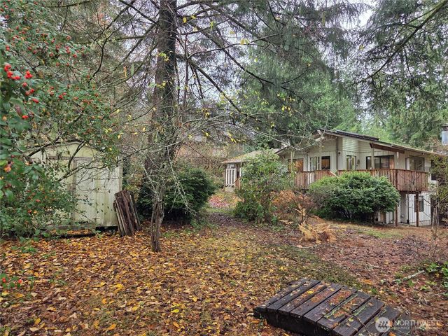 31 E Village View Drive, Allyn, WA 98588