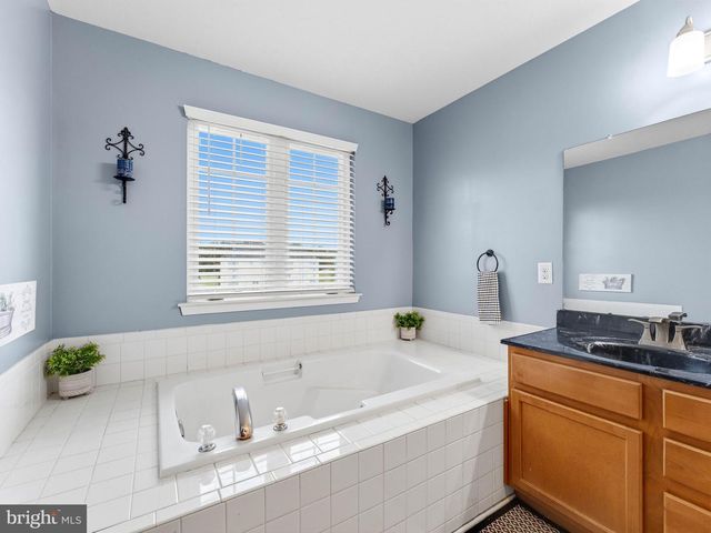 319 MARISSA CT, Williamstown, NJ 08094