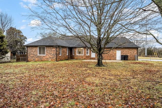 1015 Brinkley Rd, Murfreesboro, TN 37128