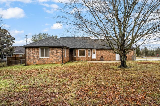 1015 Brinkley Rd, Murfreesboro, TN 37128