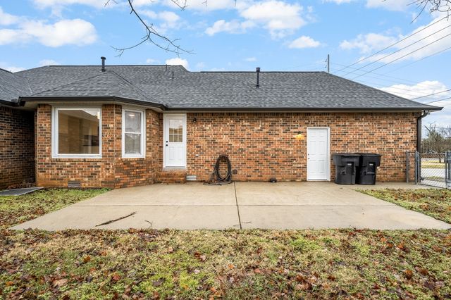 1015 Brinkley Rd, Murfreesboro, TN 37128