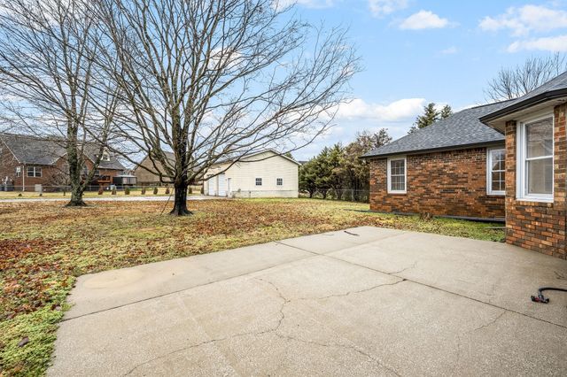 1015 Brinkley Rd, Murfreesboro, TN 37128