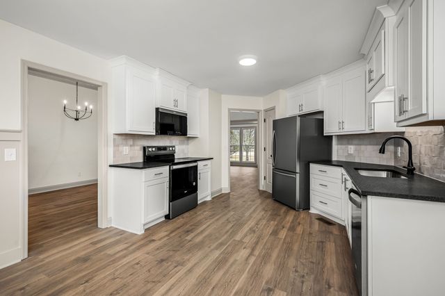 1015 Brinkley Rd, Murfreesboro, TN 37128