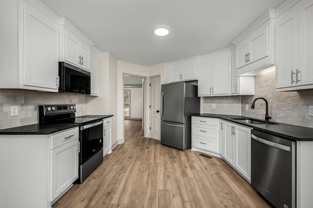 1015 Brinkley Rd, Murfreesboro, TN 37128