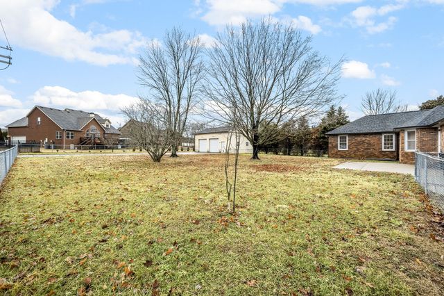 1015 Brinkley Rd, Murfreesboro, TN 37128