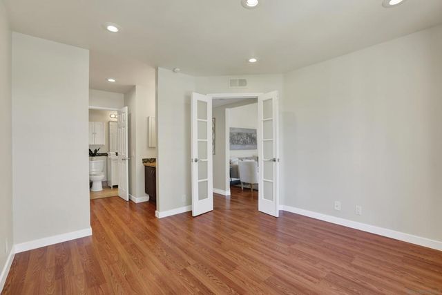 7250 Calle Cristobal 36, San Diego, CA 92126