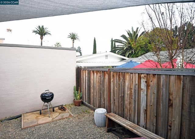 228 Arreba St., Martinez, CA 94553