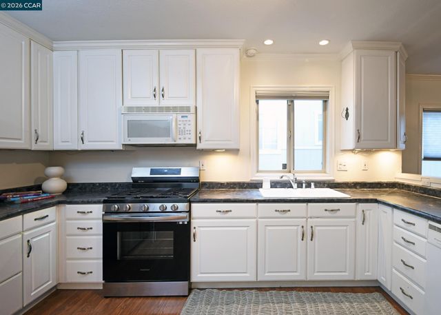 228 Arreba St., Martinez, CA 94553