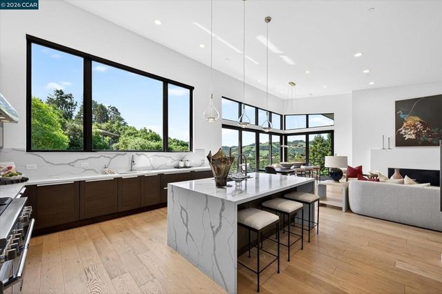 564 Tahos Rd, Orinda, CA 94563